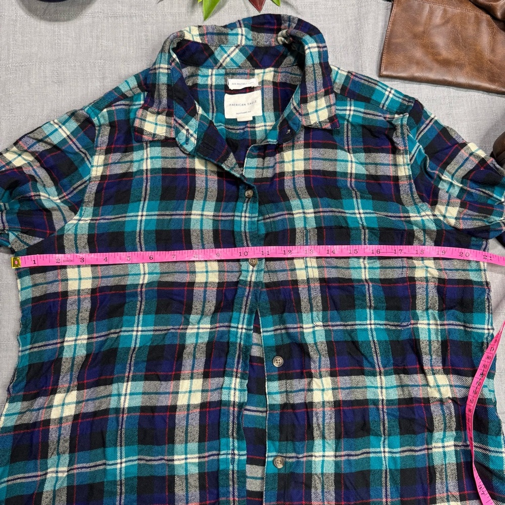 Aerie American Eagle boyfriend fit women’s plaid shirt - Picture 7 of 12